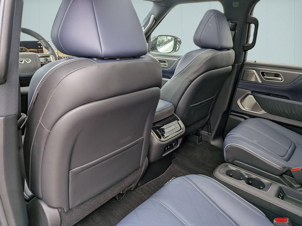 New 2026 INFINITI QX80 4WD w/ Sport Exterior Package image 28