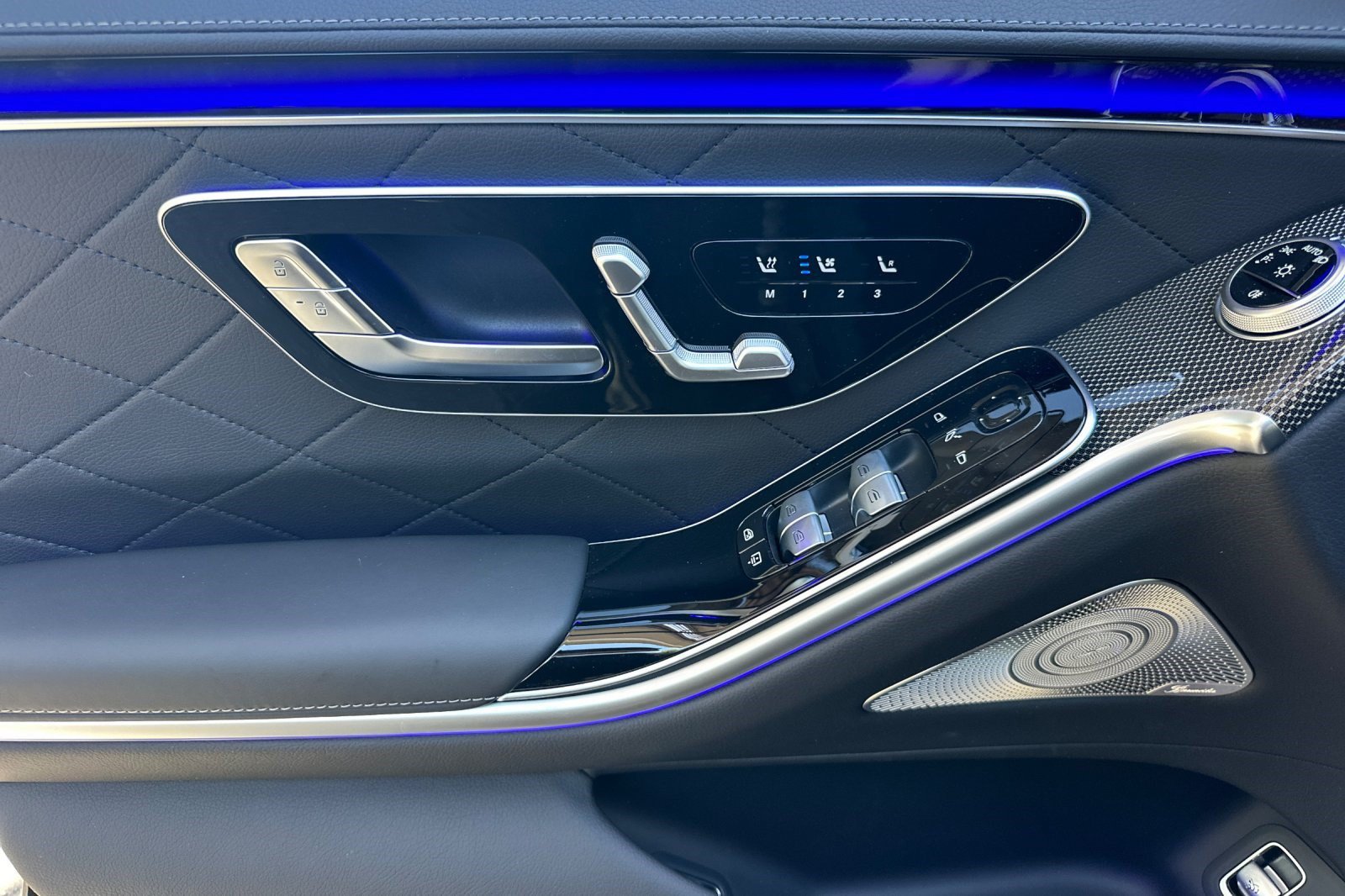 New 2026 Mercedes-Benz S 580e 4MATIC Sedan image 13
