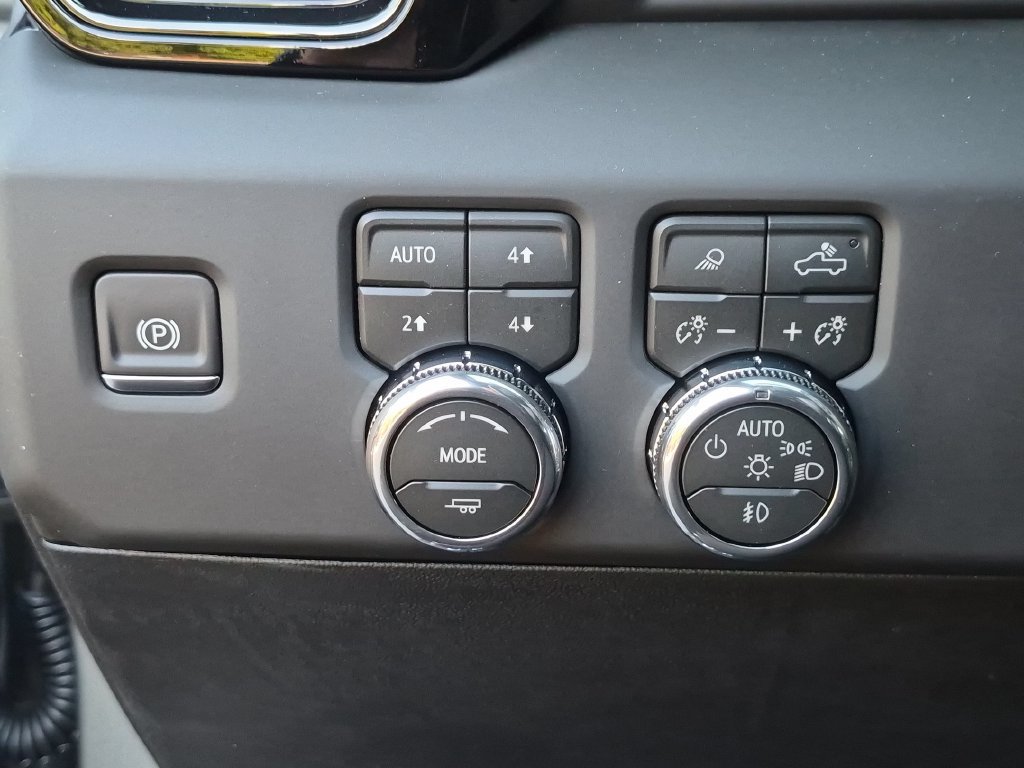 New 2026 GMC Sierra 1500 AT4 w/ AT4 Premium Package AWD/4WD image 23