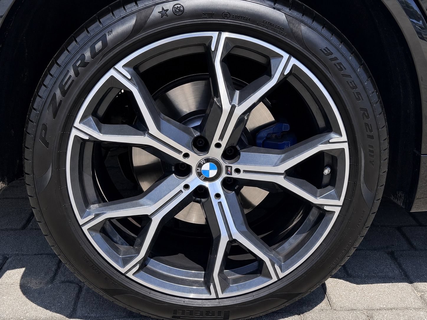 Used 2023 BMW X5 xDrive40i w/ M Sport Package AWD/4WD image 12