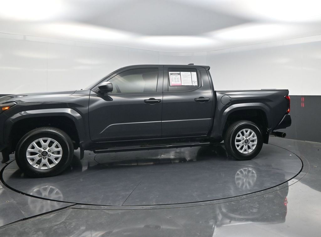 Used 2024 Toyota Tacoma SR image 3