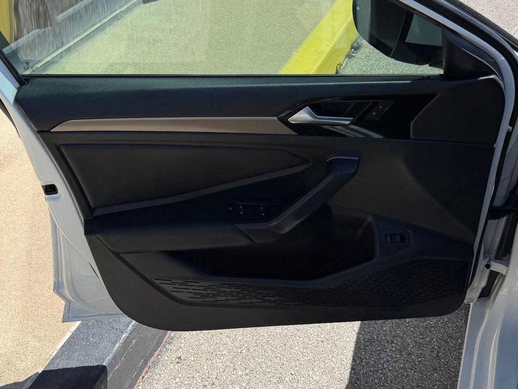 Used 2019 Volkswagen Jetta SEL Premium FWD image 9
