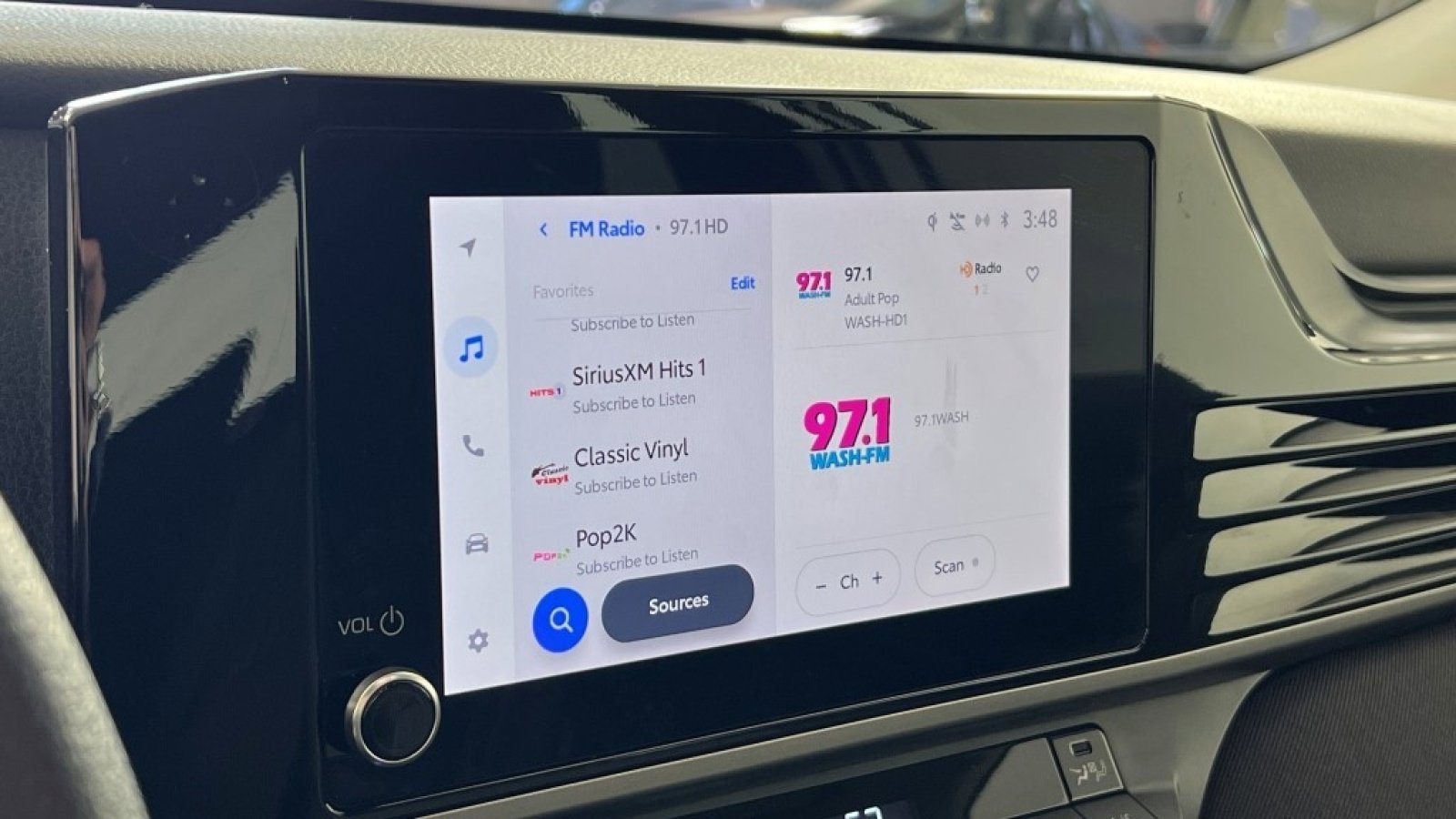 Used 2025 Toyota Camry LE image 19