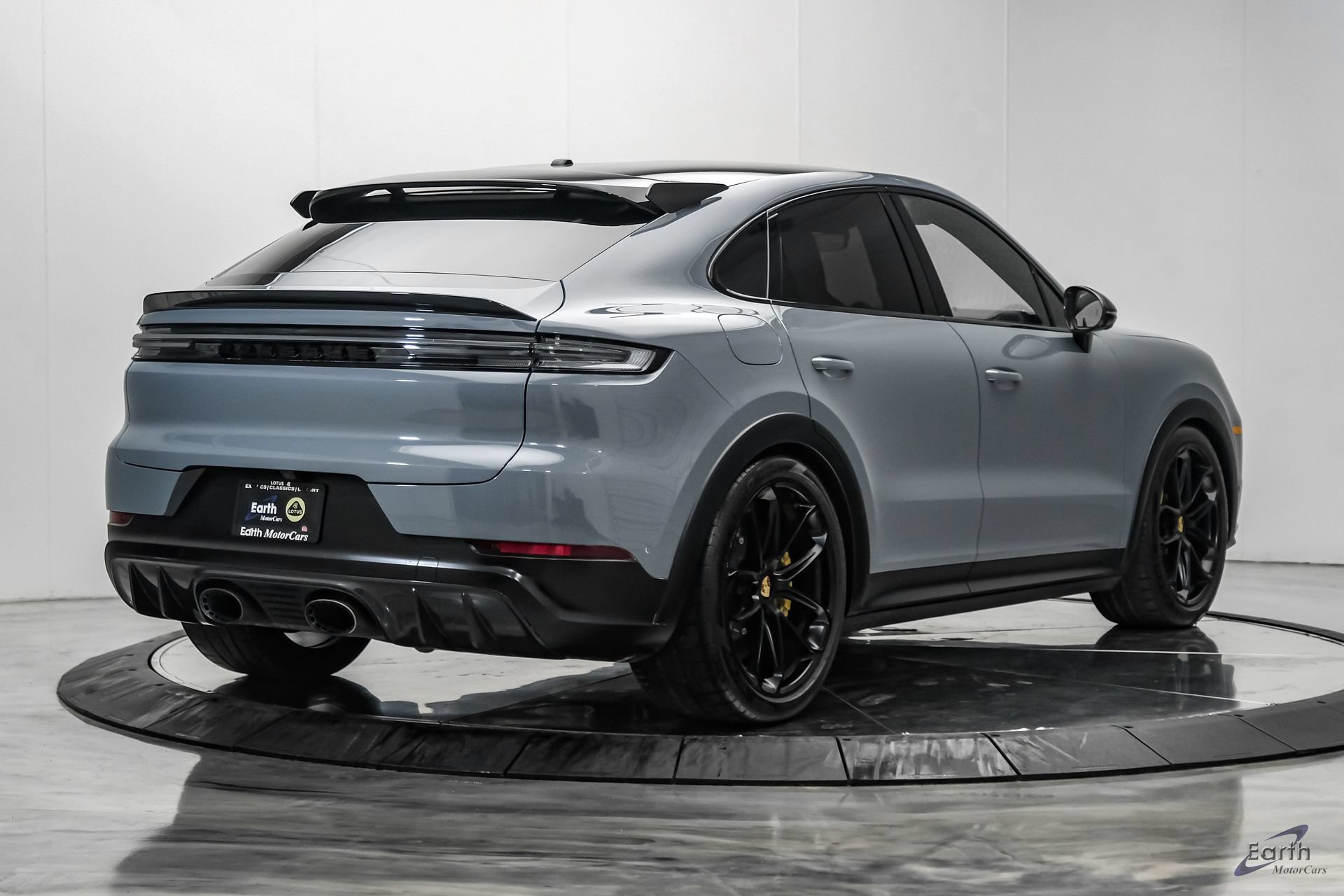 Used 2024 Porsche Cayenne Turbo GT AWD/4WD image 17