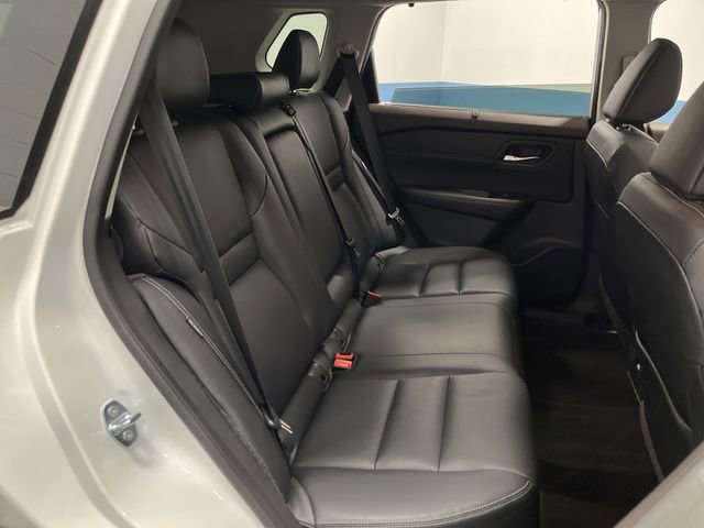 Used 2023 Nissan Rogue SL w/ SL Premium Package image 32