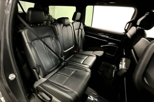 Used 2022 Jeep Wagoneer Series II AWD/4WD image 24