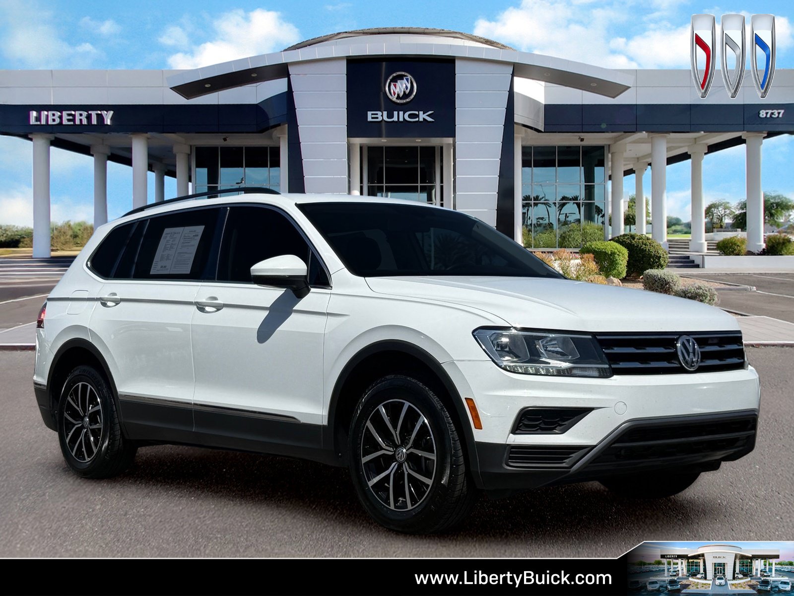 Used 2021 Volkswagen Tiguan SE w/ Panoramic Sunroof Package
