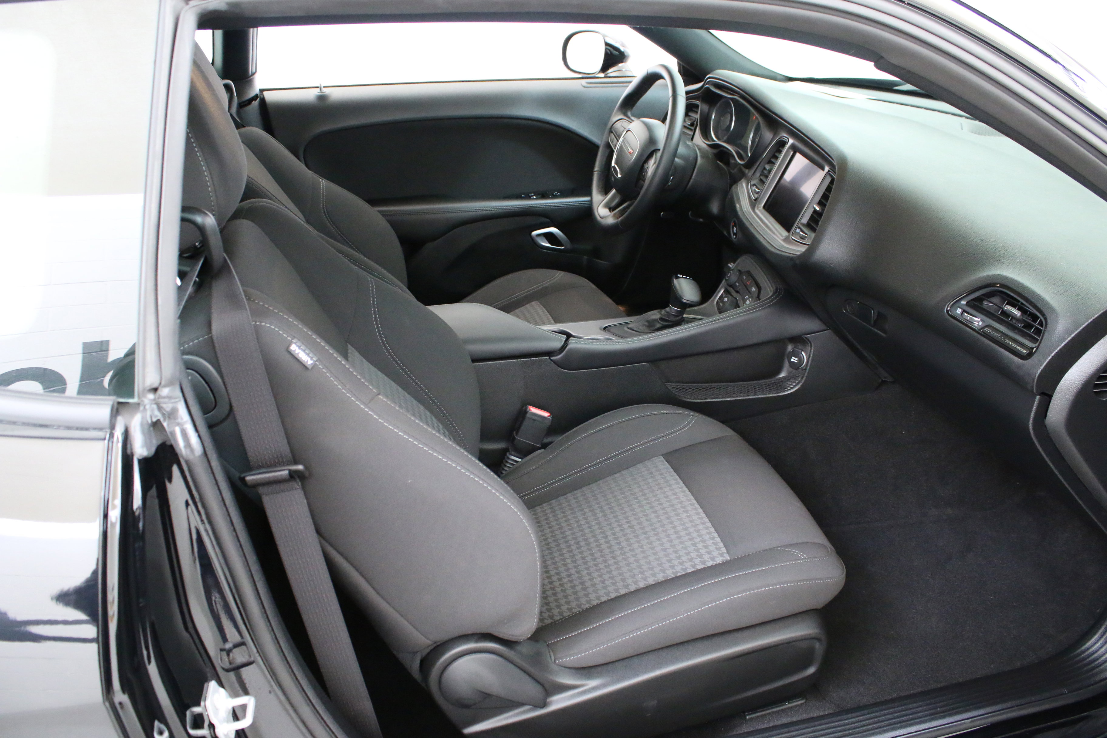 Used 2023 Dodge Challenger SXT image 27