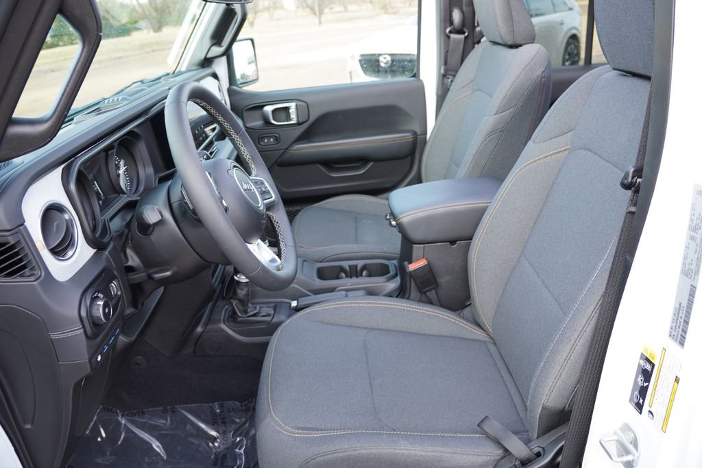 Certified 2025 Jeep Wrangler Unlimited Sahara w/ Safety Group image 17