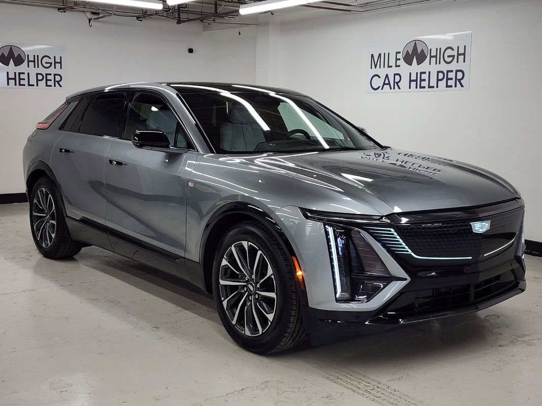 Used 2024 Cadillac Lyriq Sport image 3