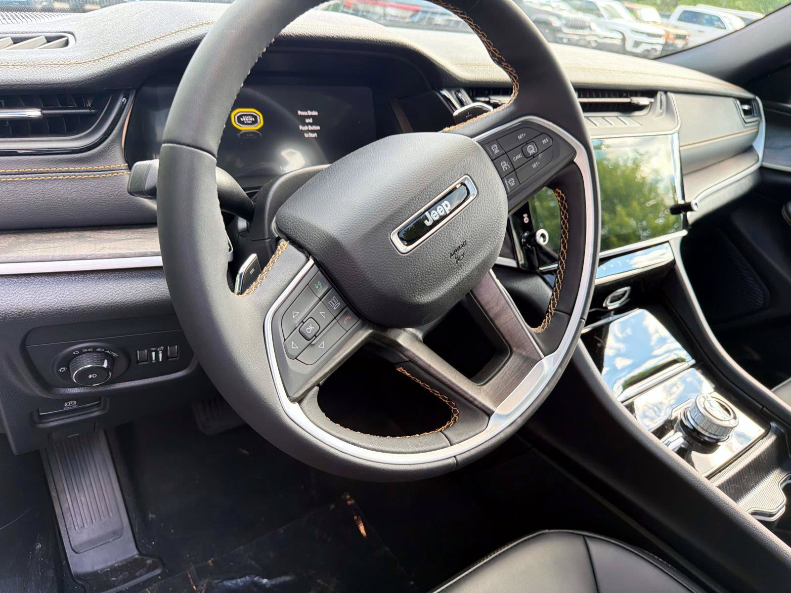New 2026 Jeep Grand Cherokee Limited AWD/4WD image 13