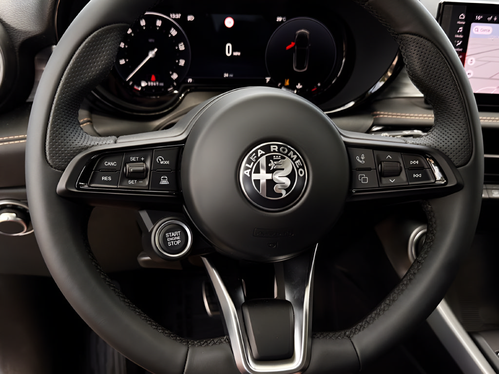 New 2026 Alfa Romeo Tonale w/ Black Premium Package AWD/4WD image 16