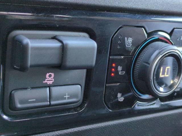 Used 2025 Chevrolet Silverado 2500 High Country w/ Technology Package AWD/4WD image 29