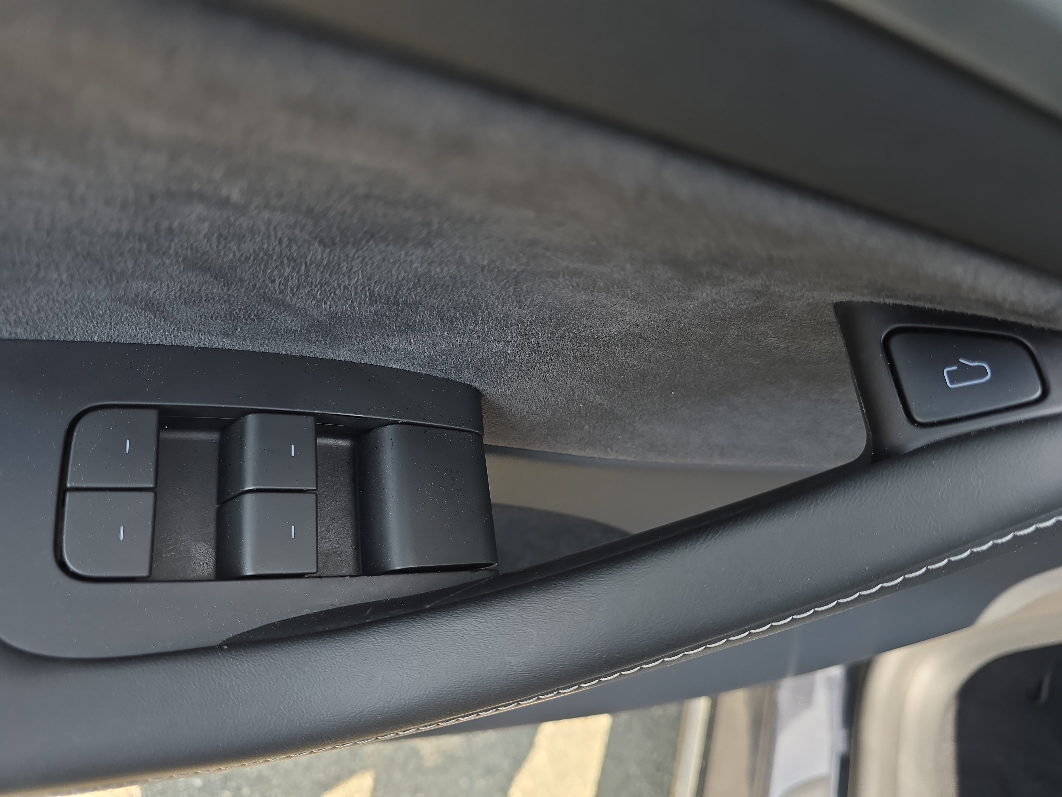 Used 2024 Tesla Model Y Long Range image 27