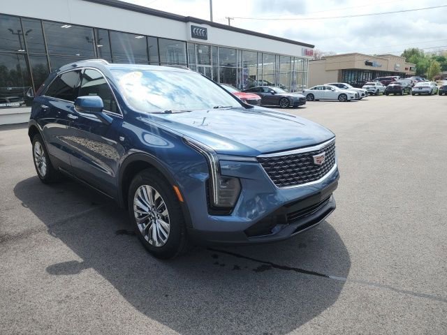 Used 2024 Cadillac XT4 Premium Luxury AWD/4WD image 3