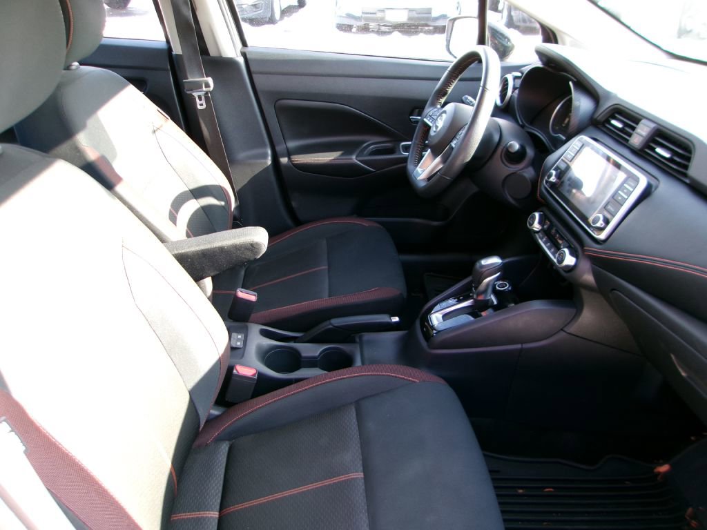 Used 2020 Nissan Versa SR w/ Convenience Package image 16