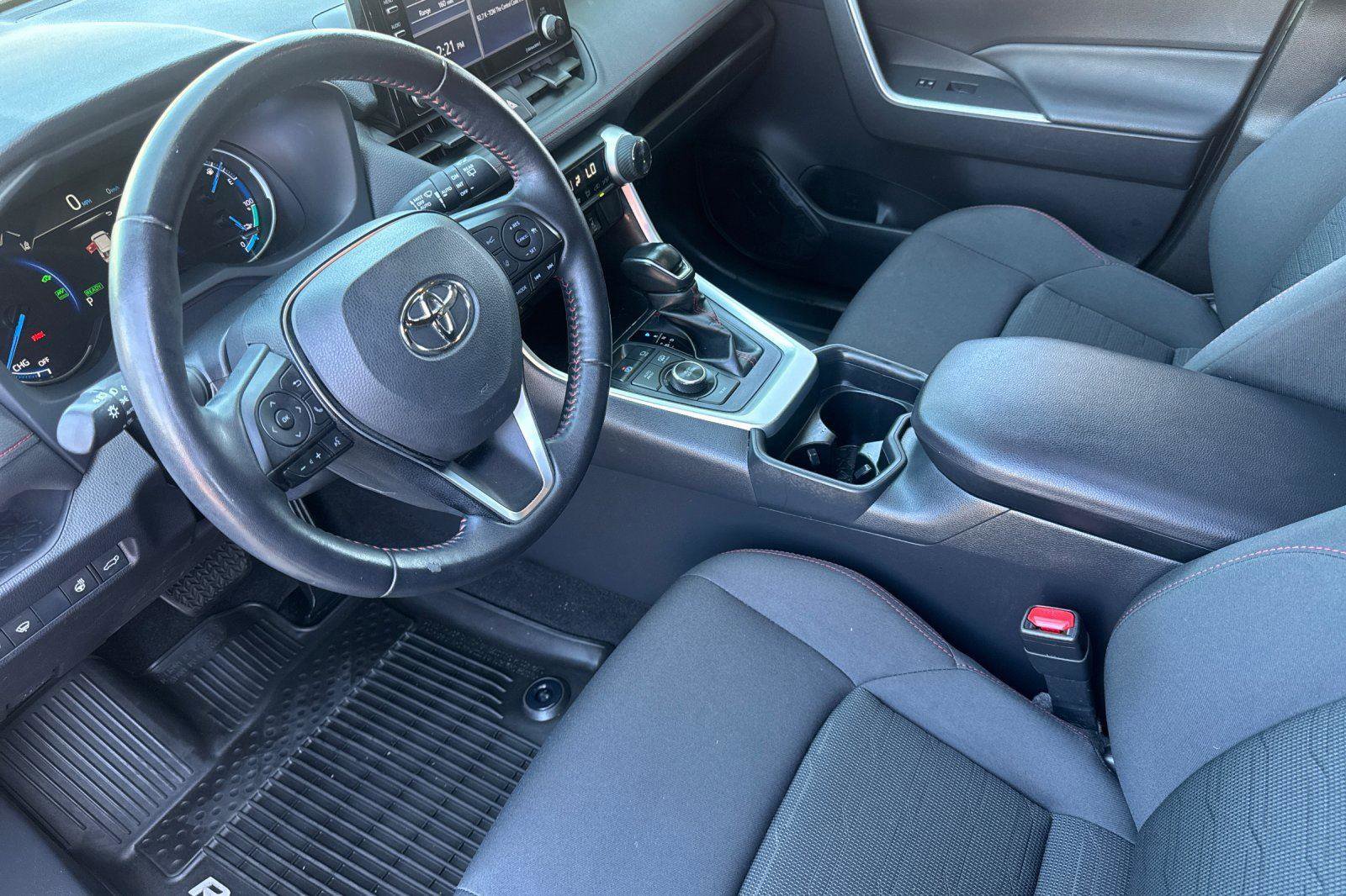 Used 2021 Toyota RAV4 SE w/ Weather & Moonroof Package image 2