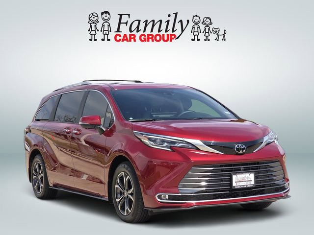 Used 2026 Toyota Sienna Platinum image 2