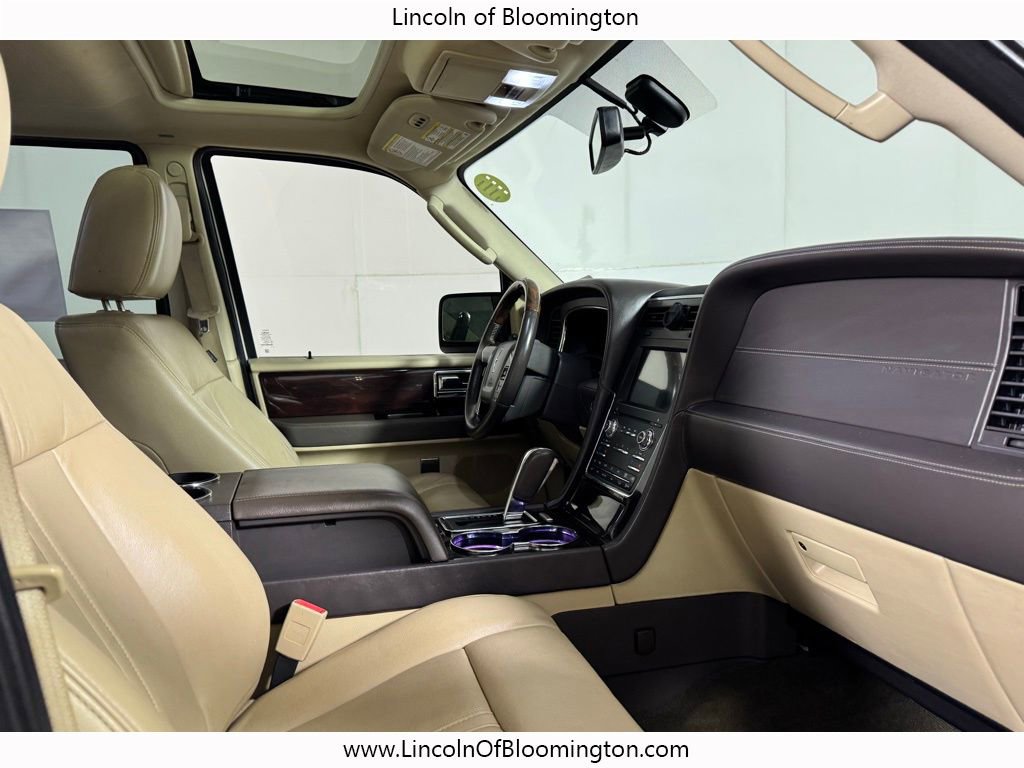 Used 2016 Lincoln Navigator L Reserve AWD/4WD image 16