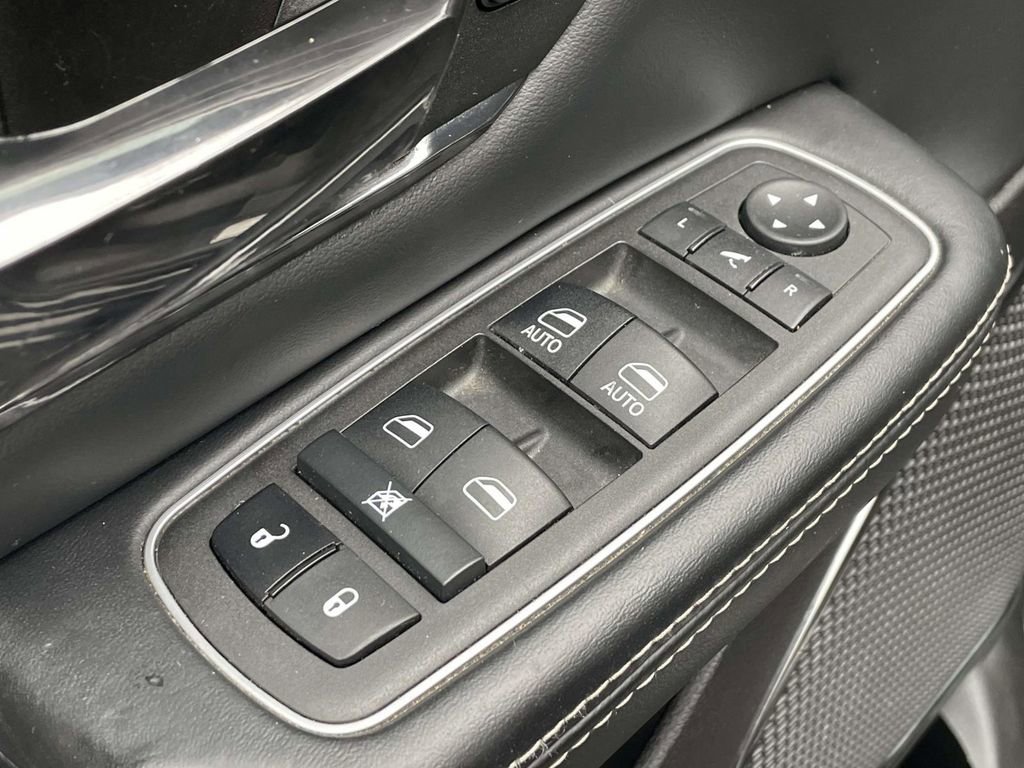 Certified 2022 RAM 1500 Limited image 25