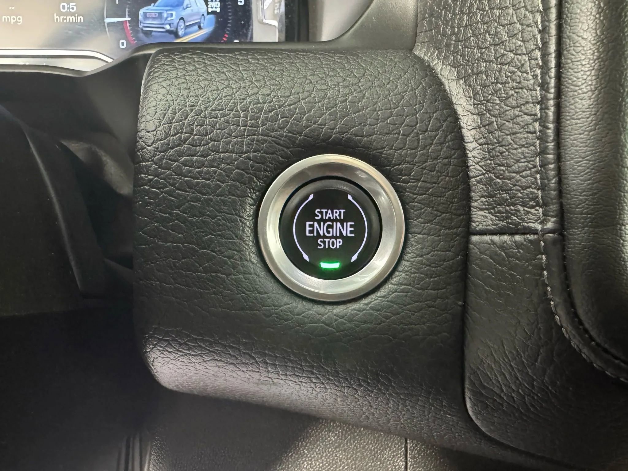 Used 2022 GMC Yukon Denali w/ Advanced Technology Package image 22