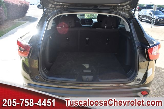 Used 2024 Chevrolet Trax LS w/ LS Convenience Package FWD image 9