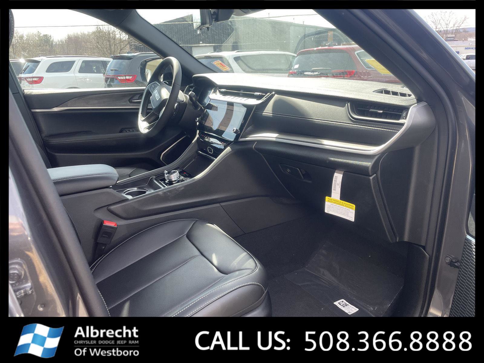 New 2026 Jeep Grand Cherokee L Limited w/ Luxury Tech Group II image 16