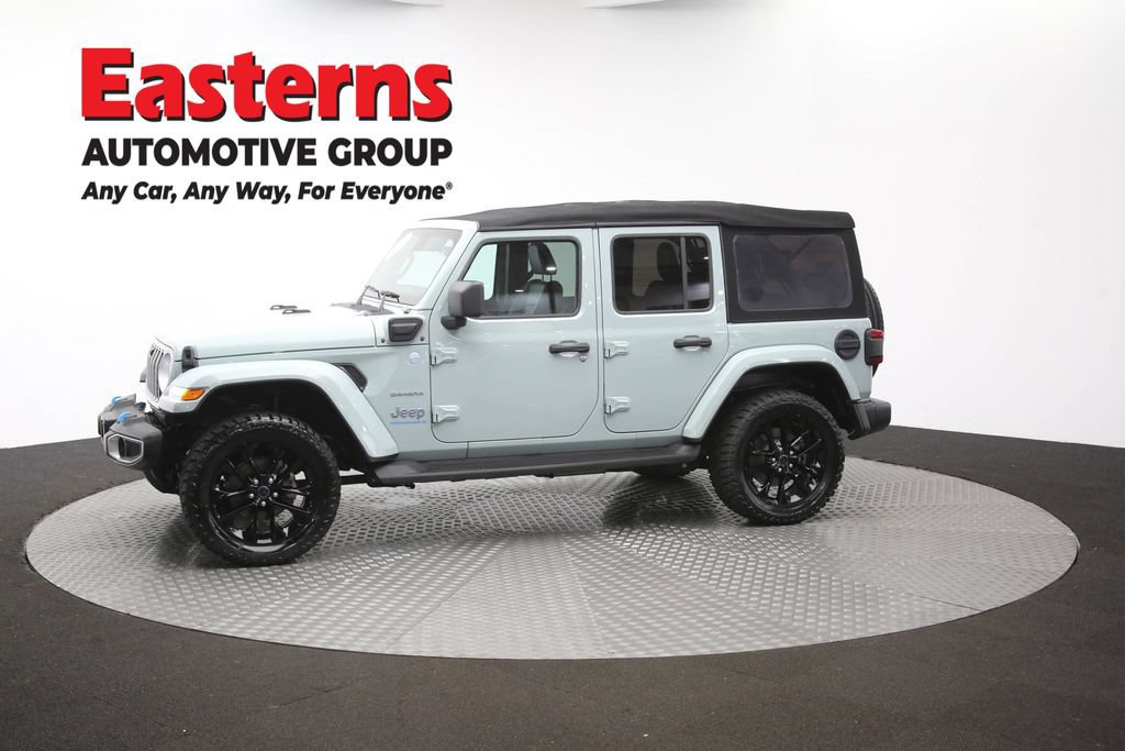 Used 2024 Jeep Wrangler Unlimited Sahara w/ Technology Group AWD/4WD image 60