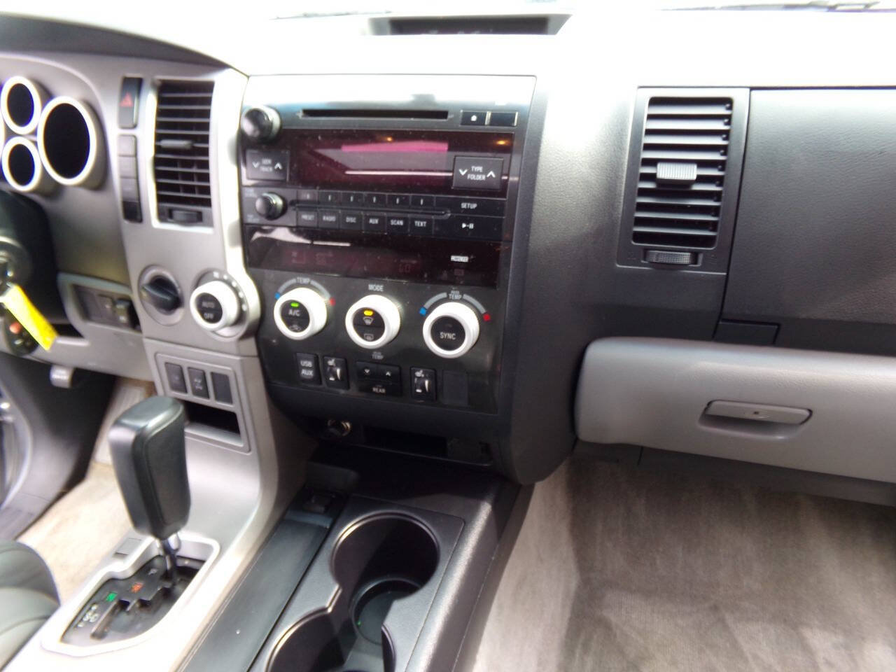 Used 2011 Toyota Sequoia SR5 w/ Premium Pkg AWD/4WD image 30