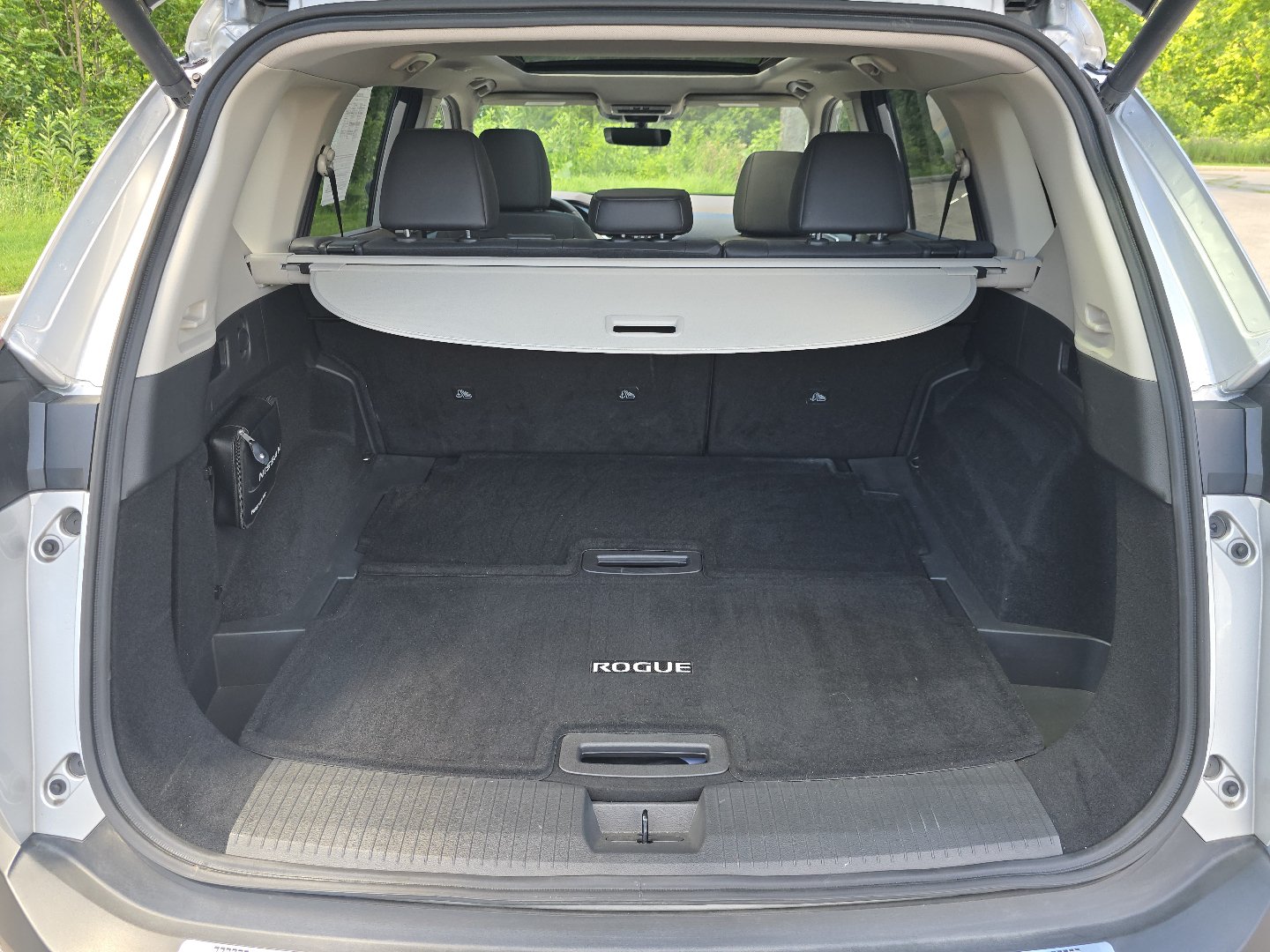 Used 2023 Nissan Rogue Platinum w/ Platinum Premium Package AWD/4WD image 18