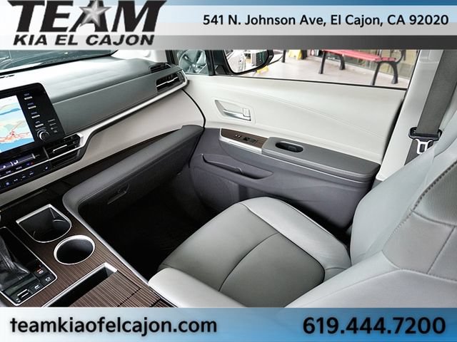 Used 2022 Toyota Sienna XLE w/ XLE Plus Package FWD image 23