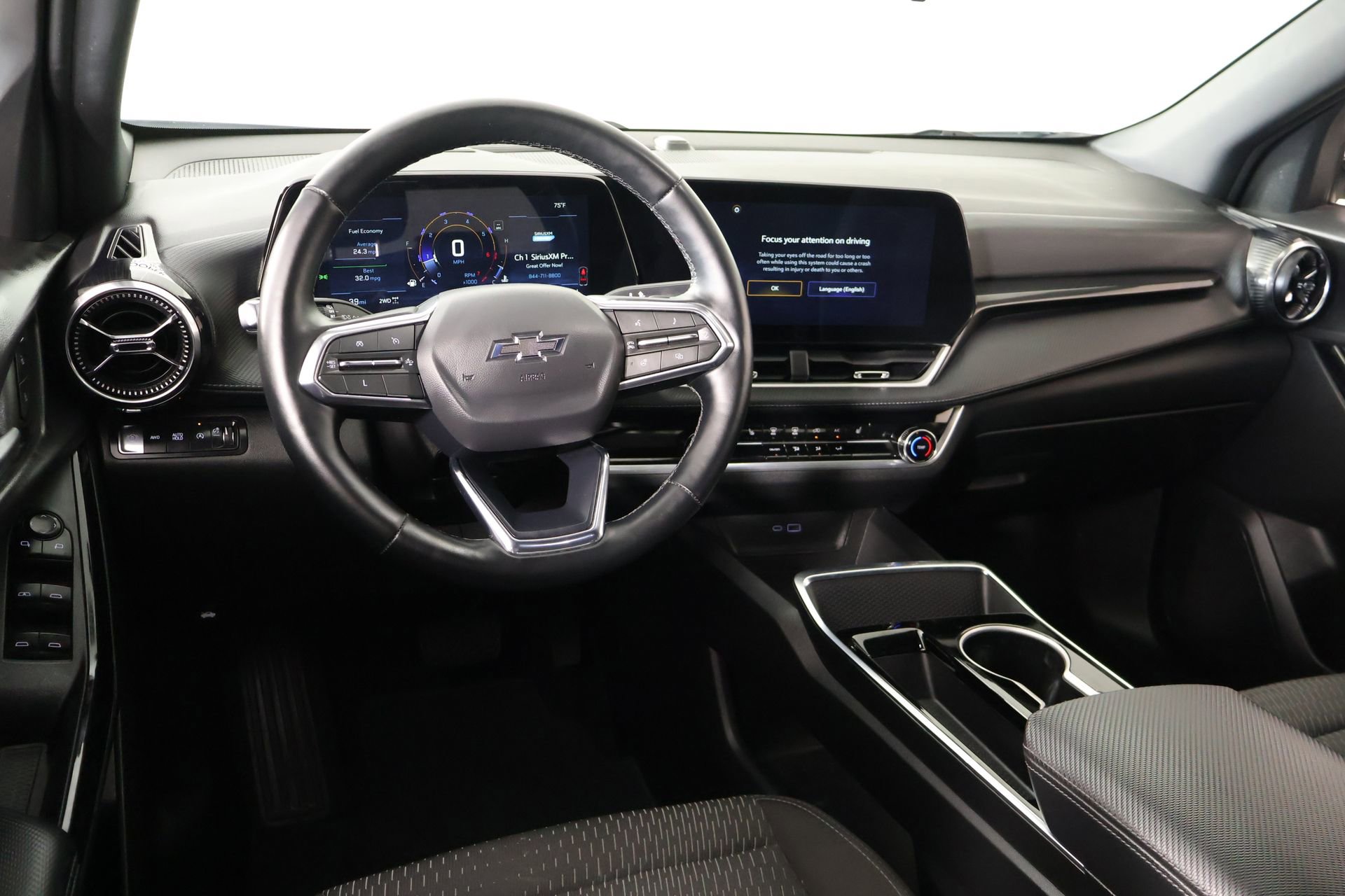 Used 2025 Chevrolet Equinox LT w/ Midnight Edition AWD/4WD image 2