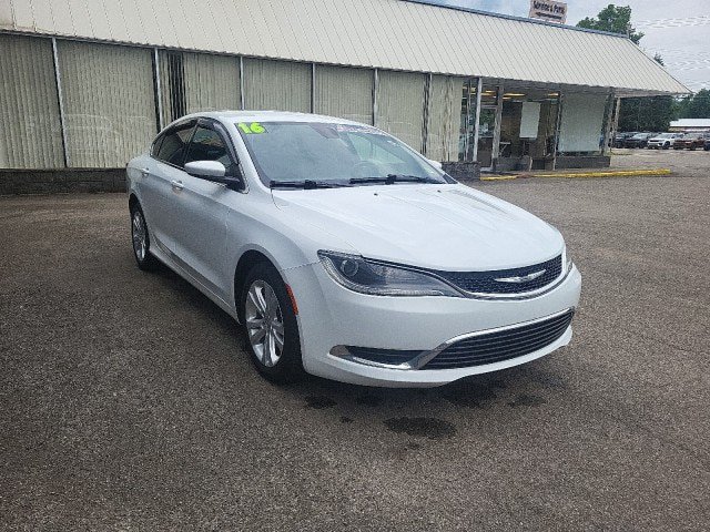 Used 2016 Chrysler 200 Limited FWD image 5