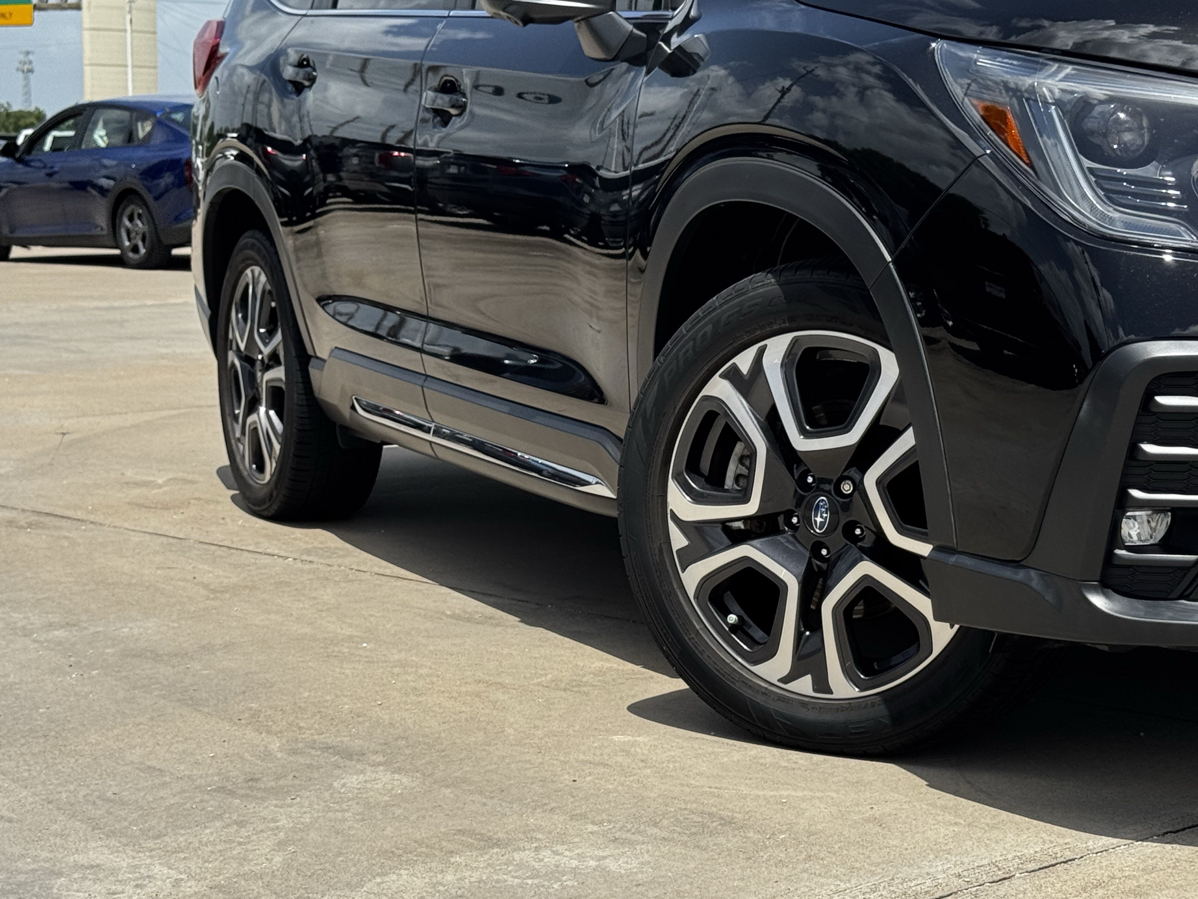 Used 2023 Subaru Ascent Limited w/ Technology Package AWD/4WD image 12