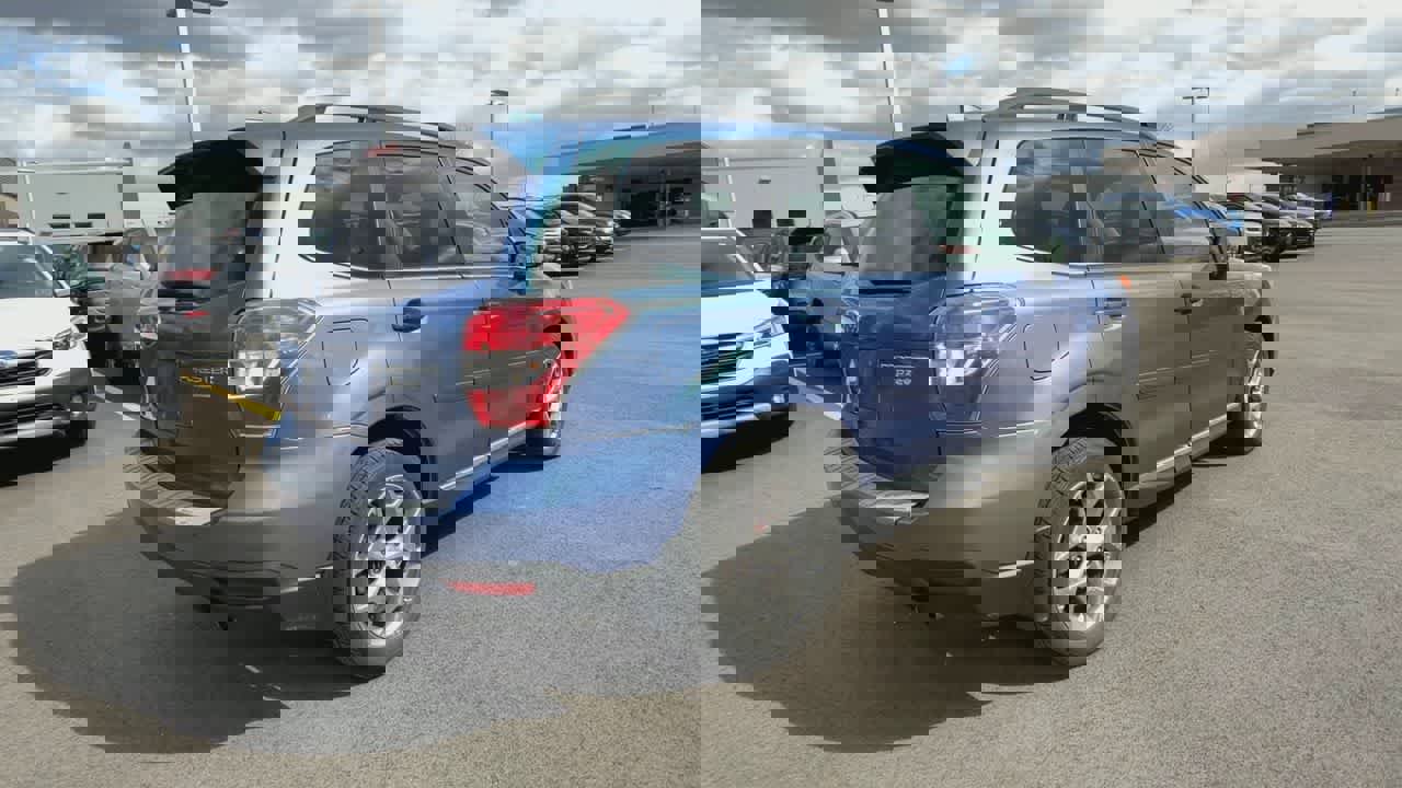 Used 2016 Subaru Forester 2.5i Touring w/ Eyesight & Navigation System image 8