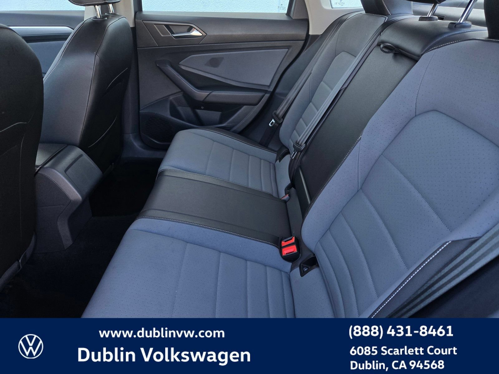 Certified 2025 Volkswagen Jetta SE FWD image 12