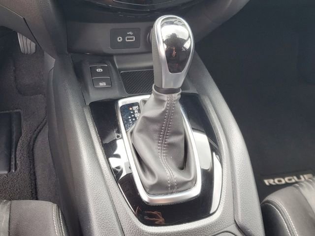 Used 2020 Nissan Rogue SV w/ Premium Package FWD image 27