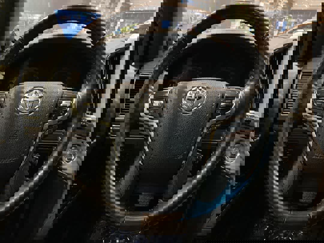 Used 2019 Toyota Land Cruiser image 16