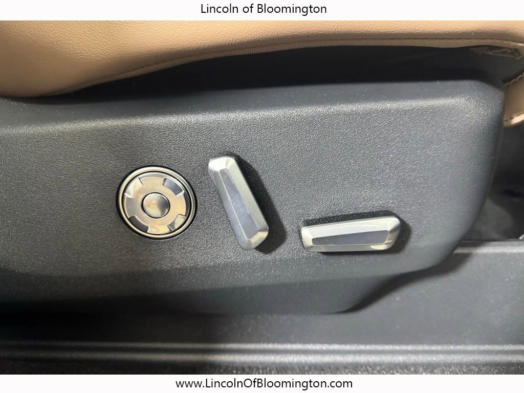 New 2026 Lincoln Navigator L Black Label AWD/4WD image 18