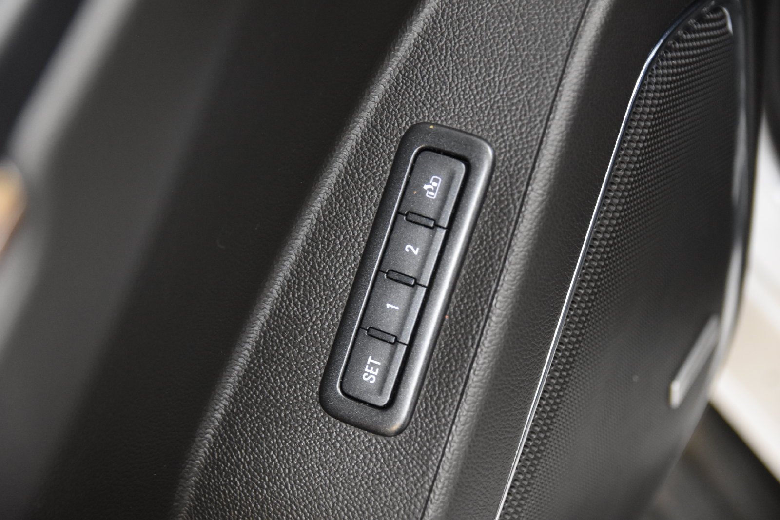 Used 2018 Chevrolet Tahoe LT RWD image 14
