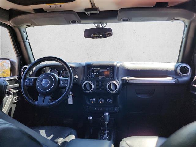 Used 2017 Jeep Wrangler Unlimited Sahara w/ Connectivity Group AWD/4WD image 14