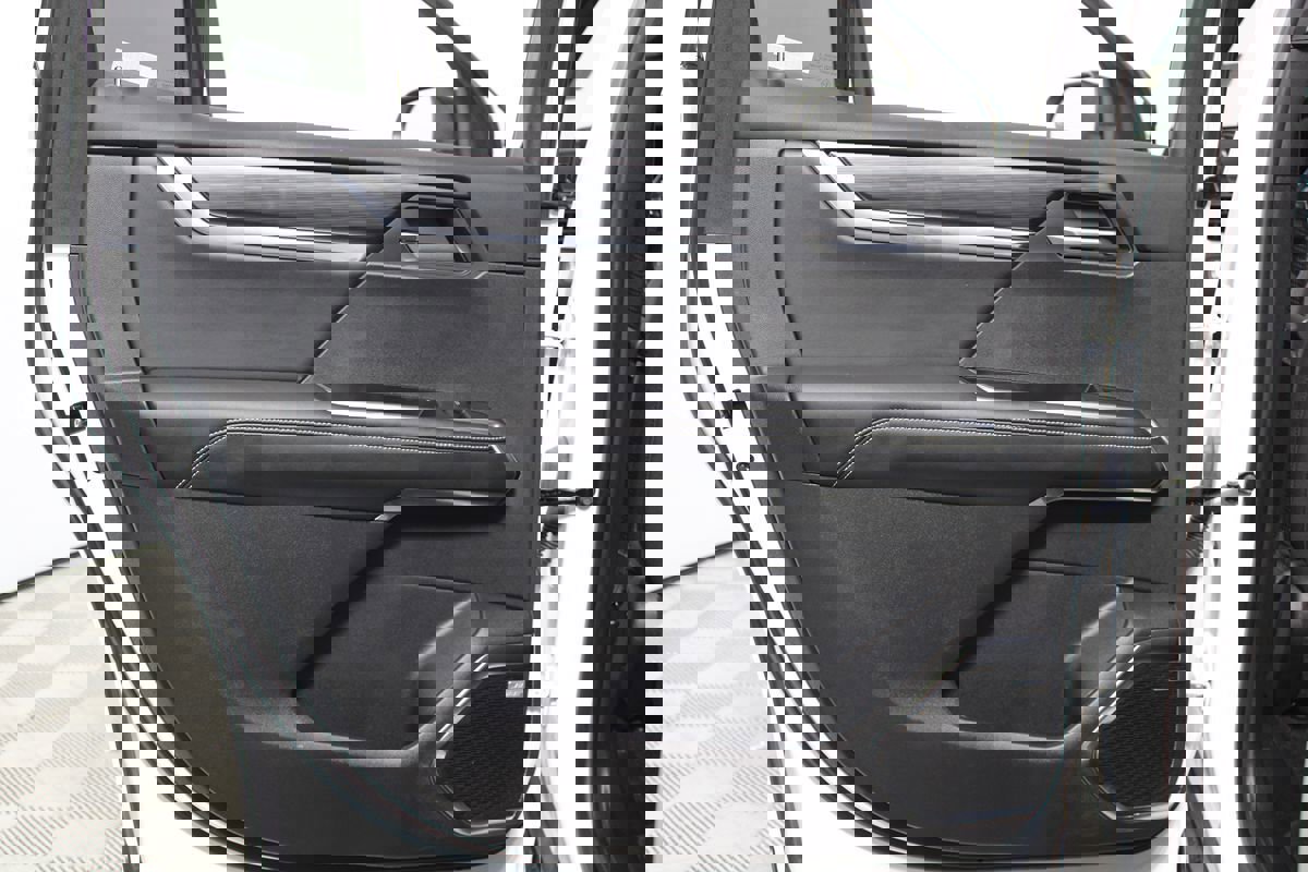 Used 2025 GMC Acadia Elevation image 35