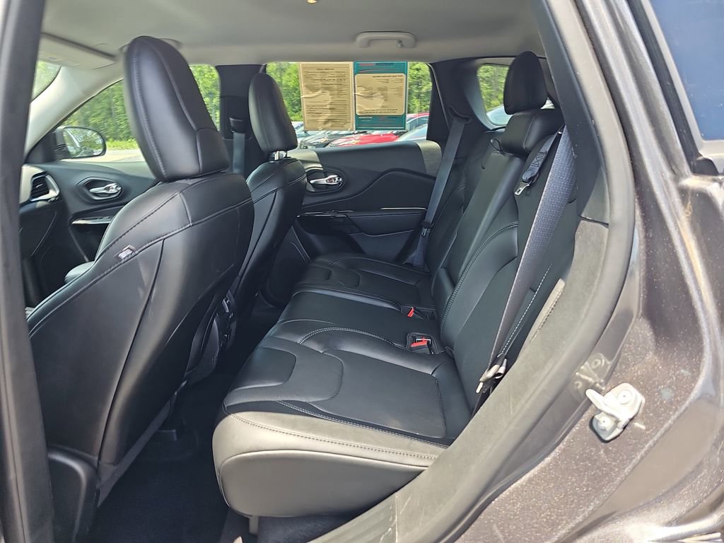 Used 2023 Jeep Cherokee Altitude Lux AWD/4WD image 14