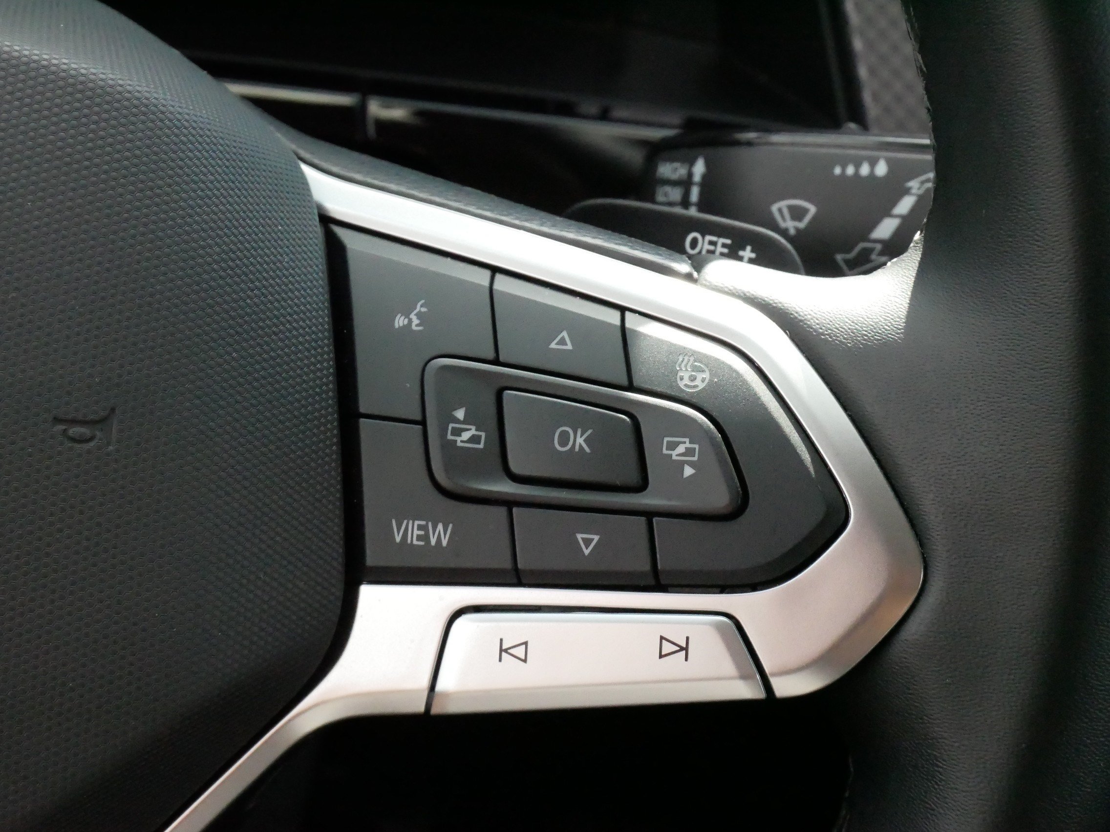 Certified 2026 Volkswagen Atlas Peak Edition AWD/4WD image 25