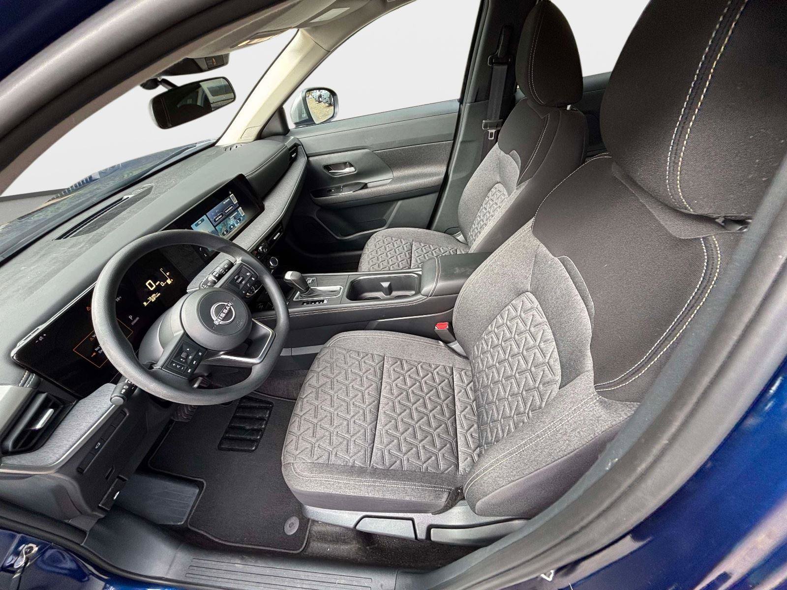 Used 2025 Nissan Kicks SV image 15