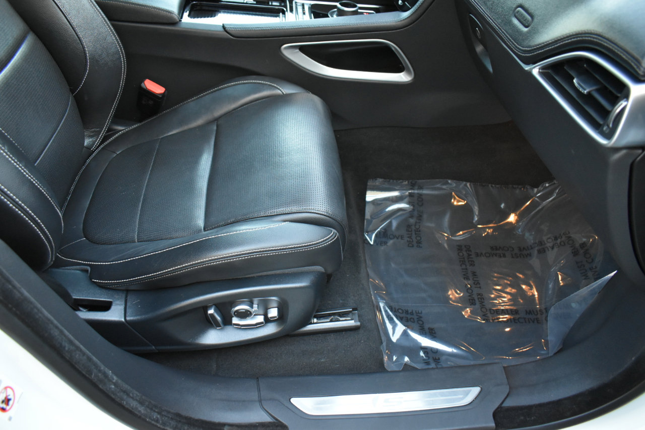 Used 2018 Jaguar F-PACE S image 30