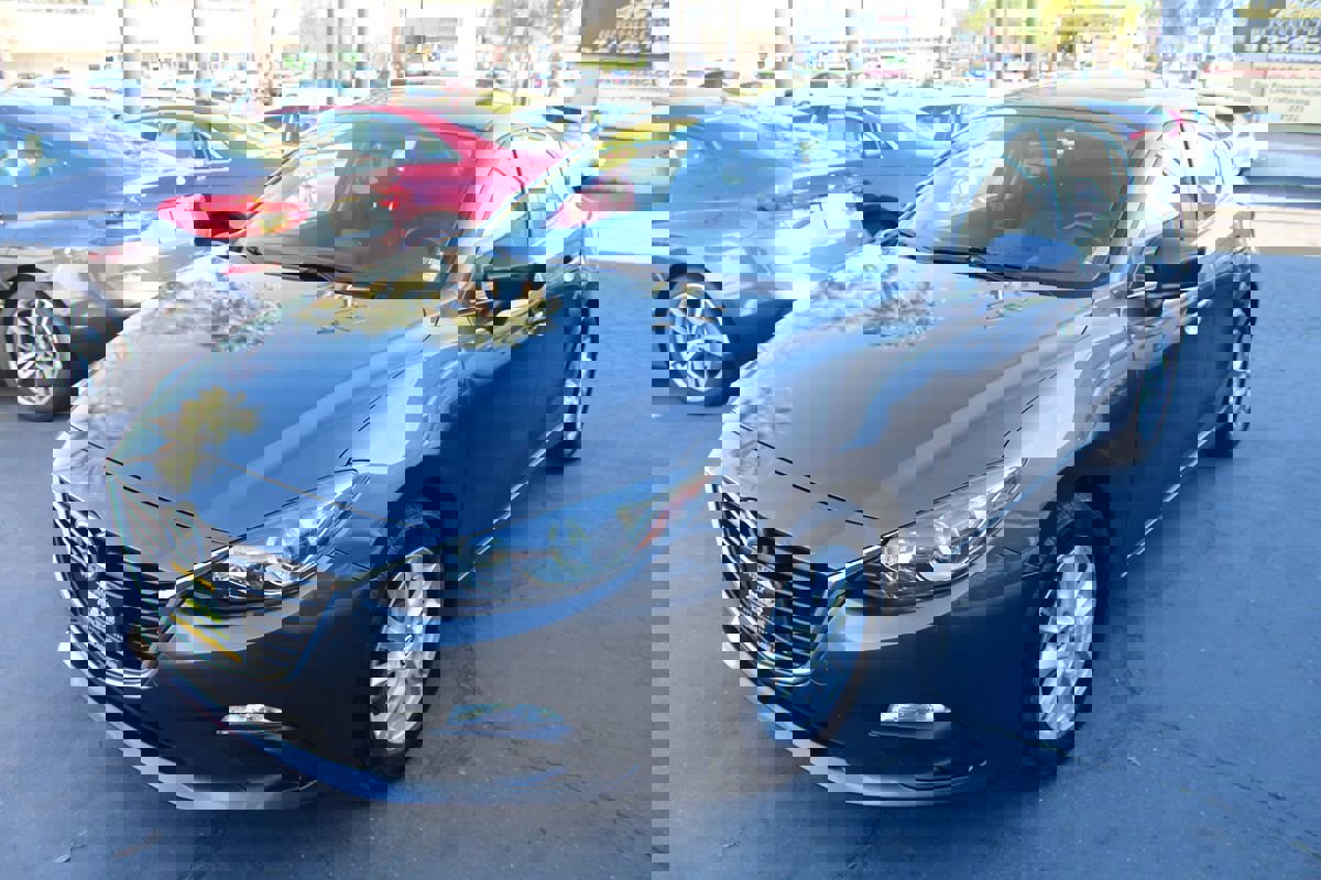 Used 2014 MAZDA MAZDA3 i Grand Touring image 4