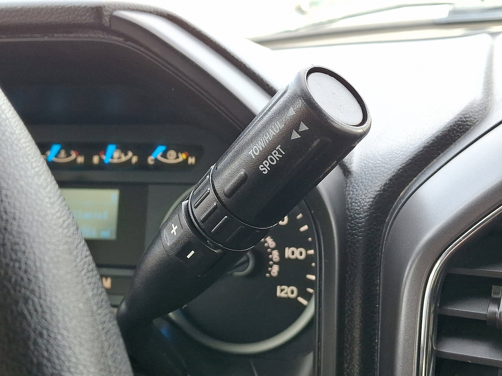 Used 2017 Ford F150 XLT image 16