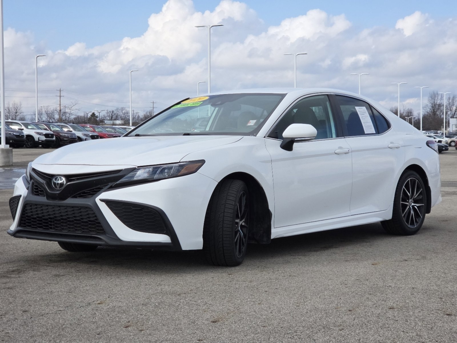 Used 2022 Toyota Camry SE image 16