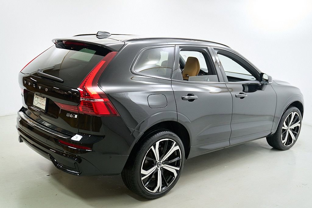 Certified 2023 Volvo XC60 B6 Ultimate w/ Protection Package Premier AWD/4WD image 9